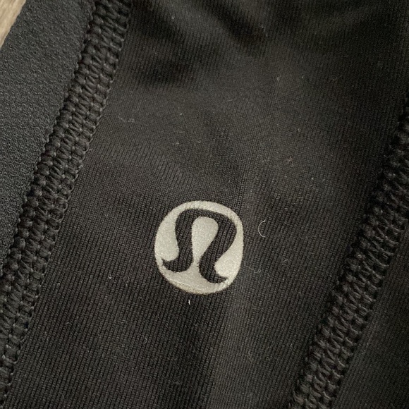 Lululemon 3/4 legging with zipper on the waist - Picture 3 of 4